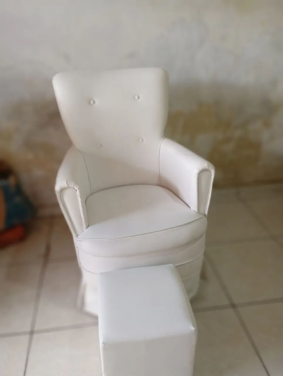 Poltrona com balanço e puff 