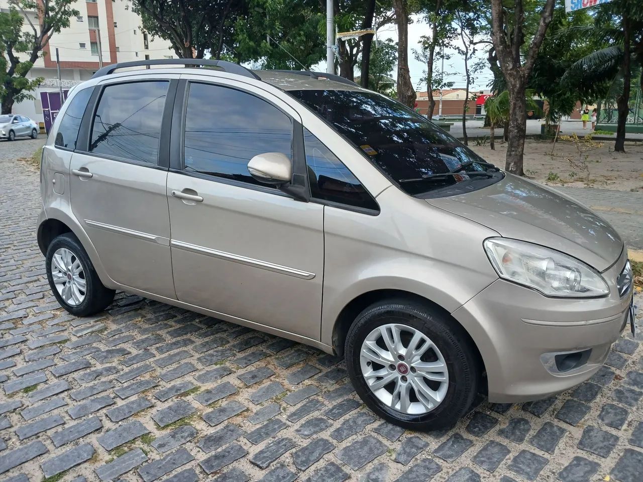 Fiat Idea Attractive 1.4 Fire Flex 8V 5P 2015 - Foto 4