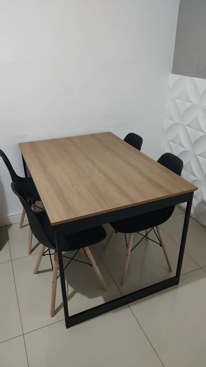 Mesa com cadeiras 