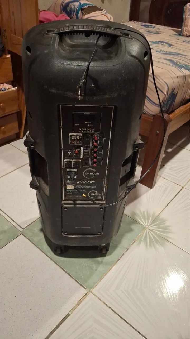 Vende-se caixa de som 