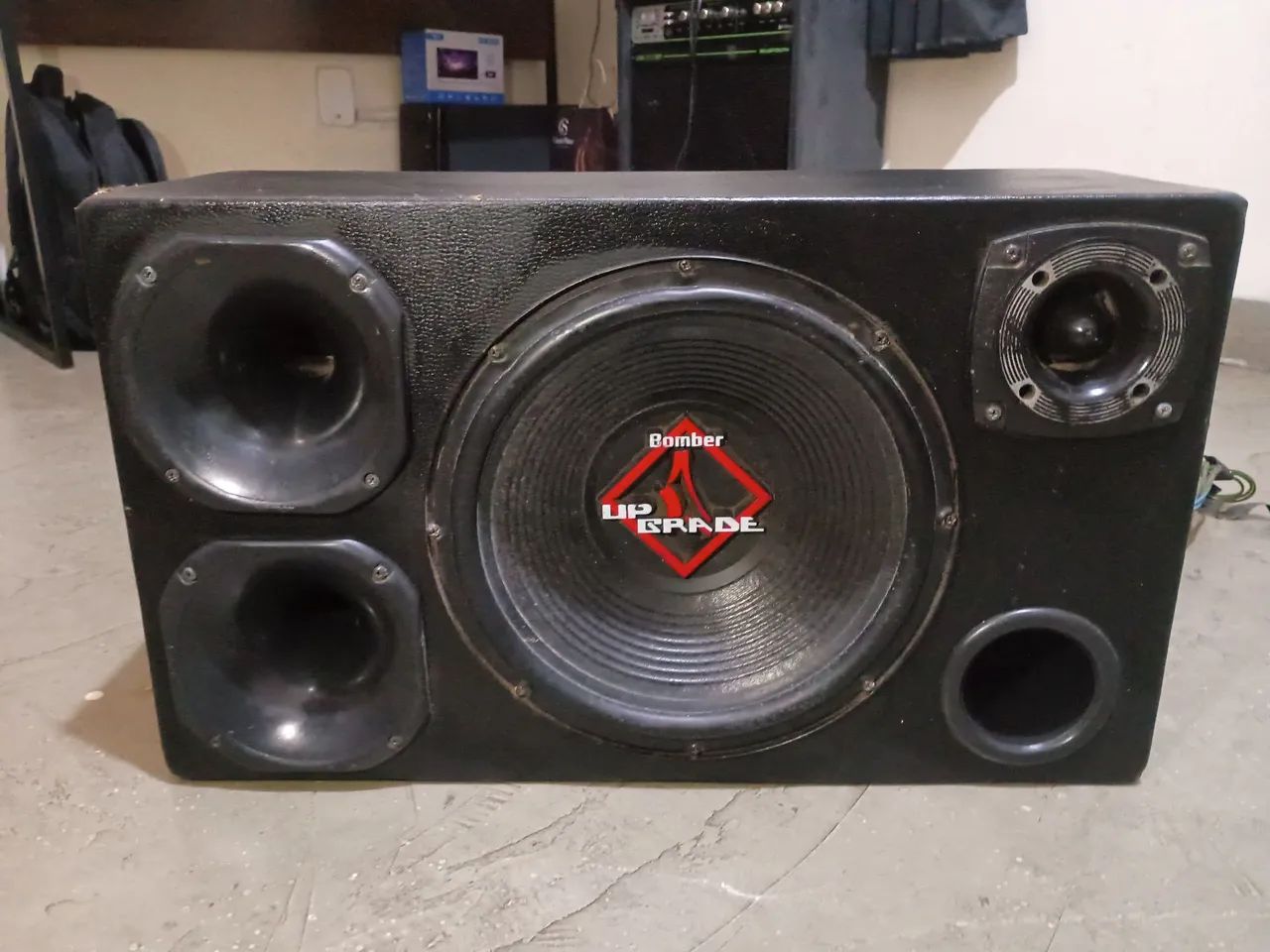 Caixa trio com Sub 12, 2 cornetas e 1 super tweeter