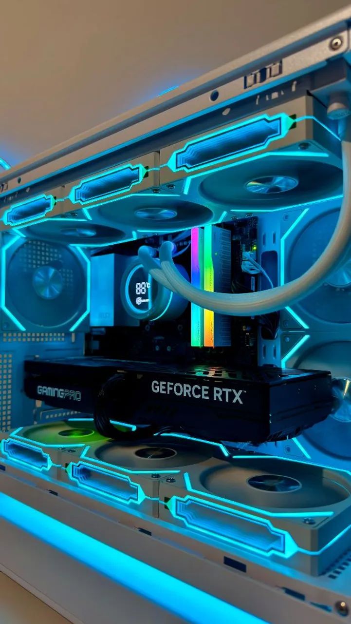 PC Gamer RTX 5070 + Ryzen 7 7800X3D + 32GB 