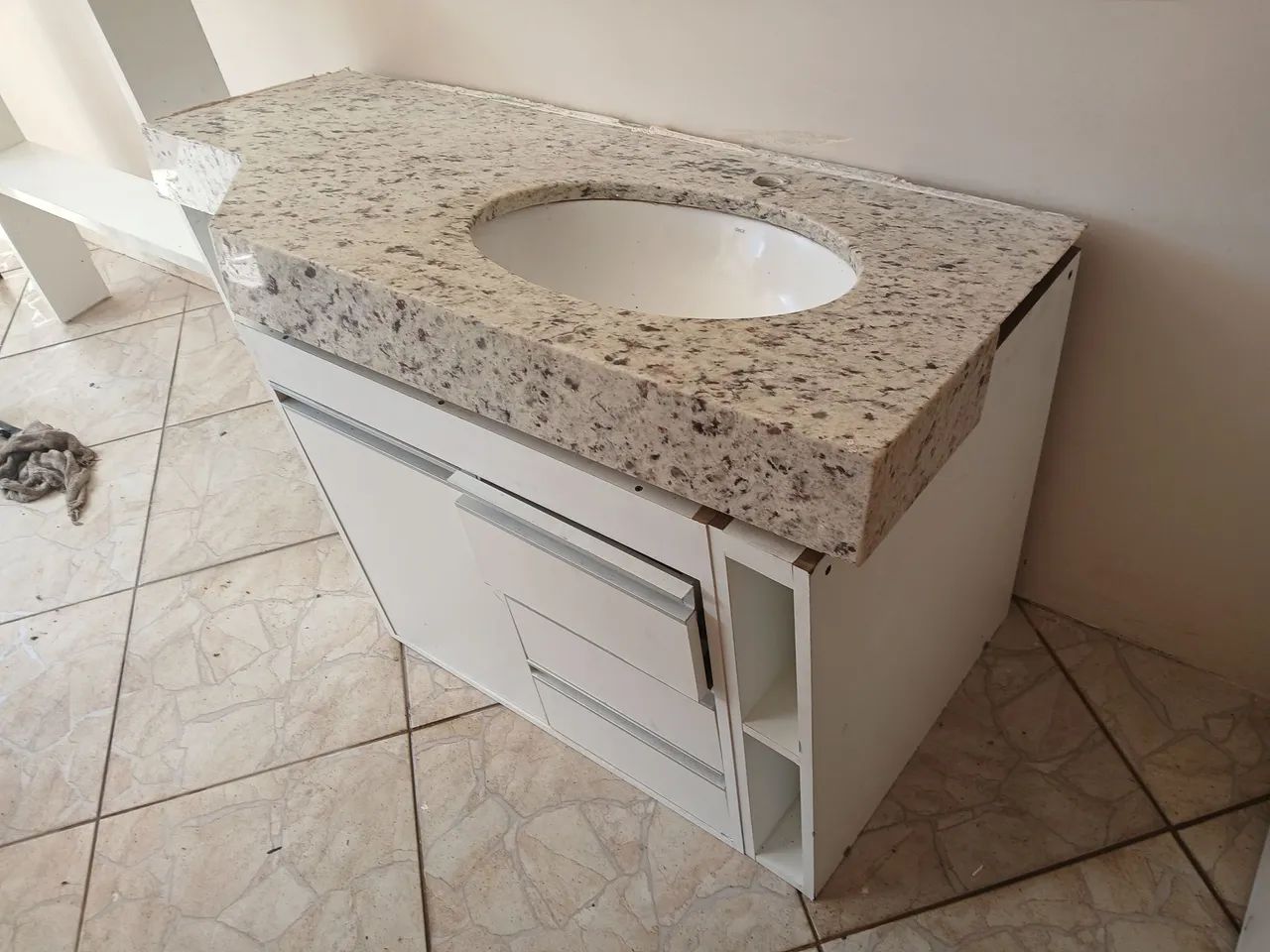 Lavatório de banheiro Completo em GRANITO e balcão de MDF - Foto 2