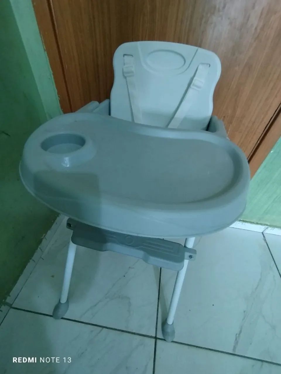 Cadeira de alimentação semi novo - Foto 5