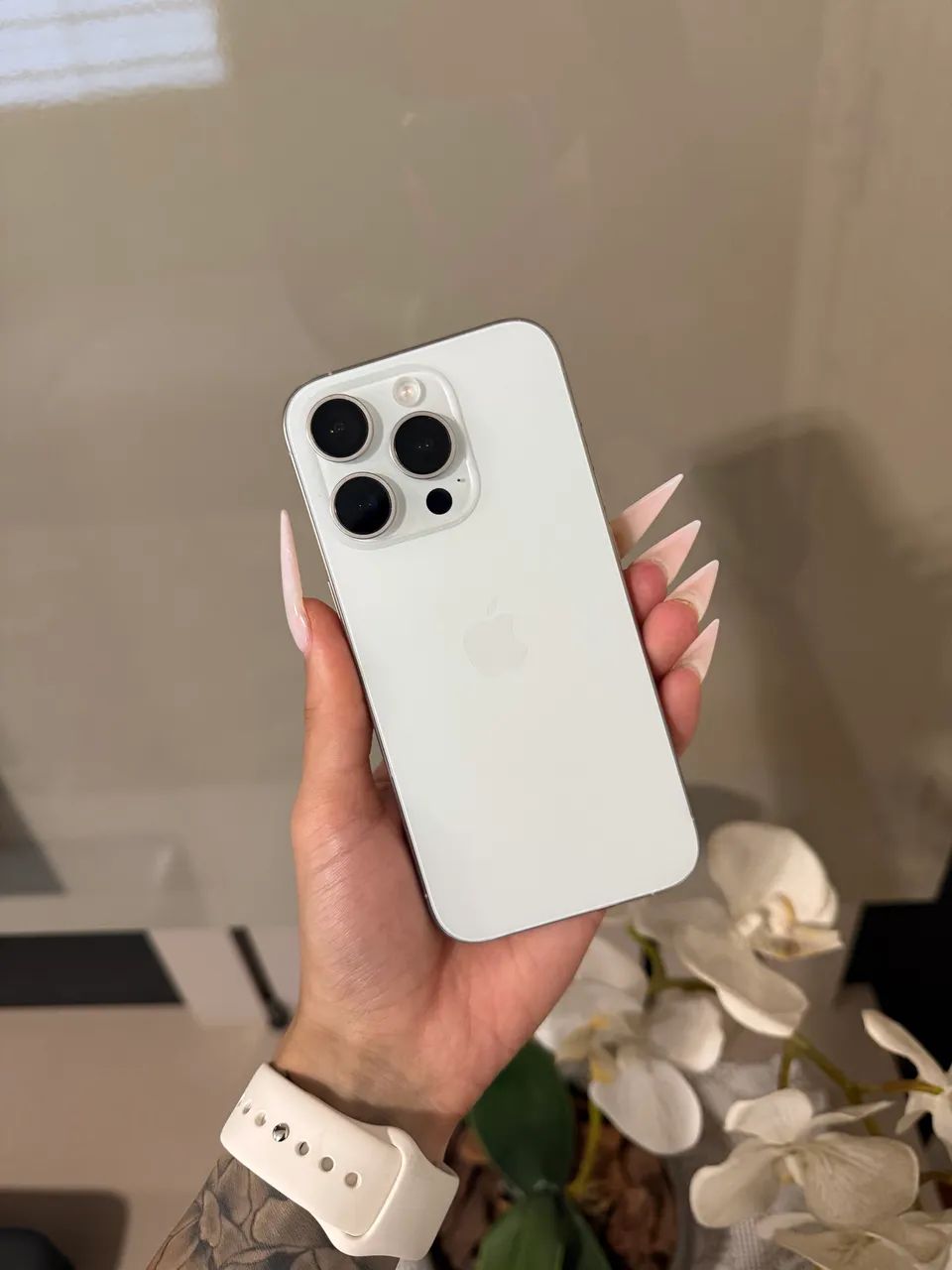 iPhone 16 Pro 256gb Titânio Branco IMPECÁVEL  - Foto 2
