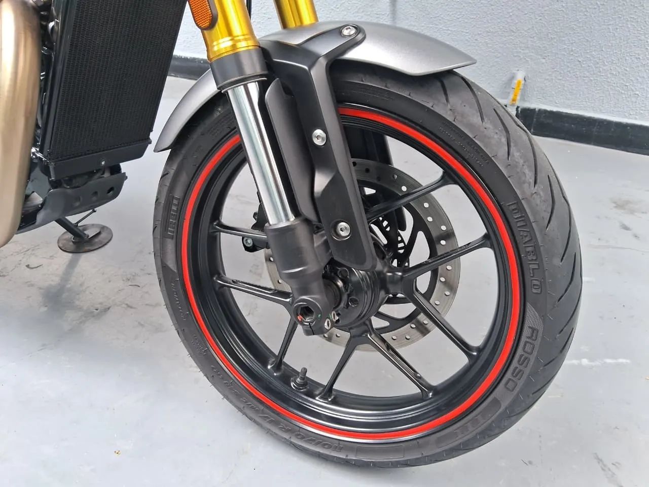 Triumph SPEED 400 - Foto 3