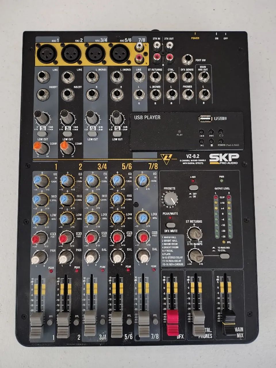Mesa de Som SKP Vz-8.2