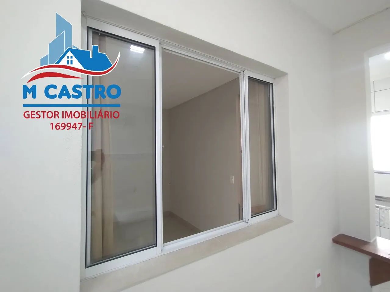 Casa 02 cômodos - Sem vaga de estacionamento - Parque Regina