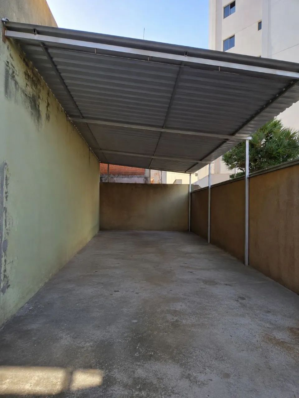 Alugo garagem 50 metros 