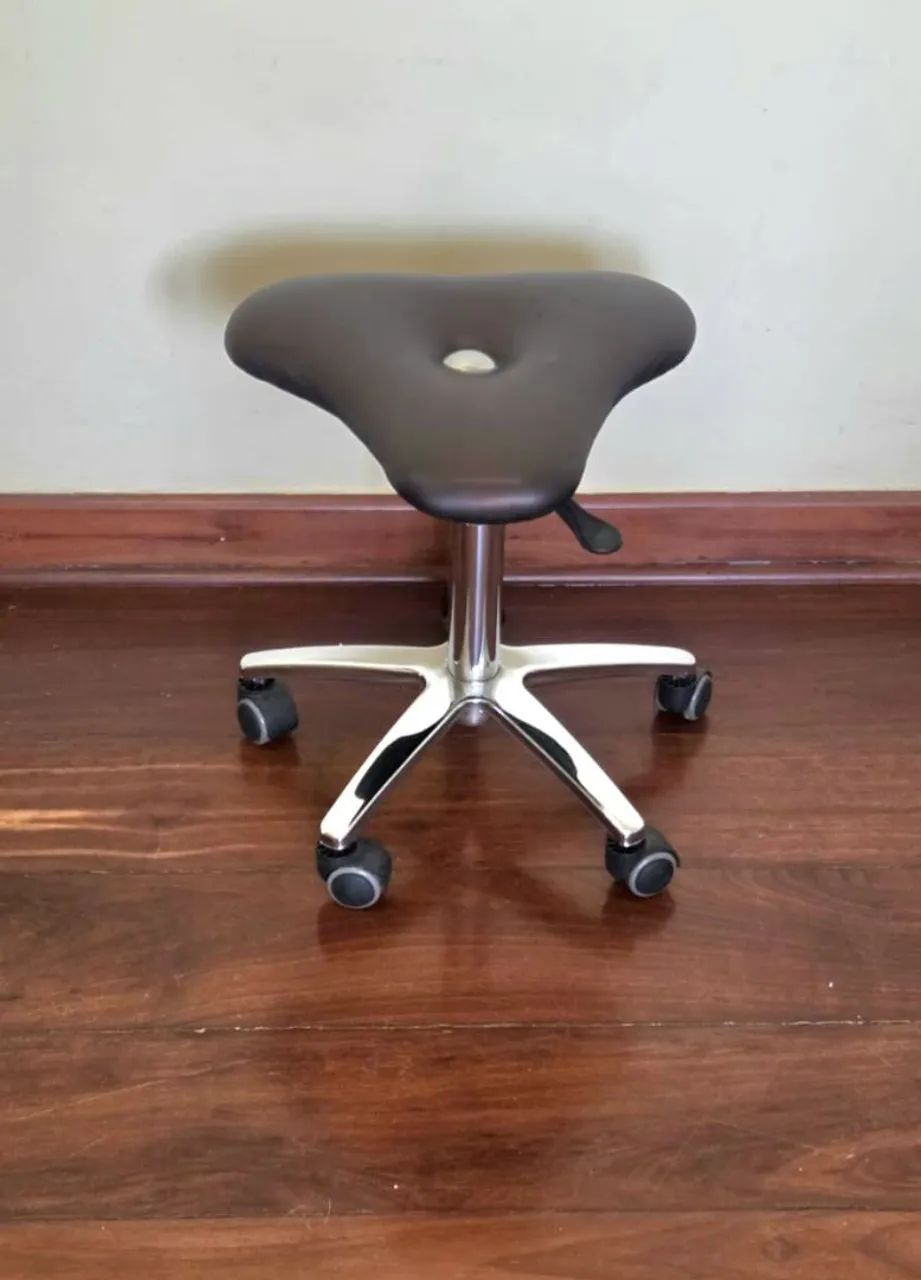 Mocho Sela Ergonômico Giratório Profissional - Excelente Estado - Foto 3