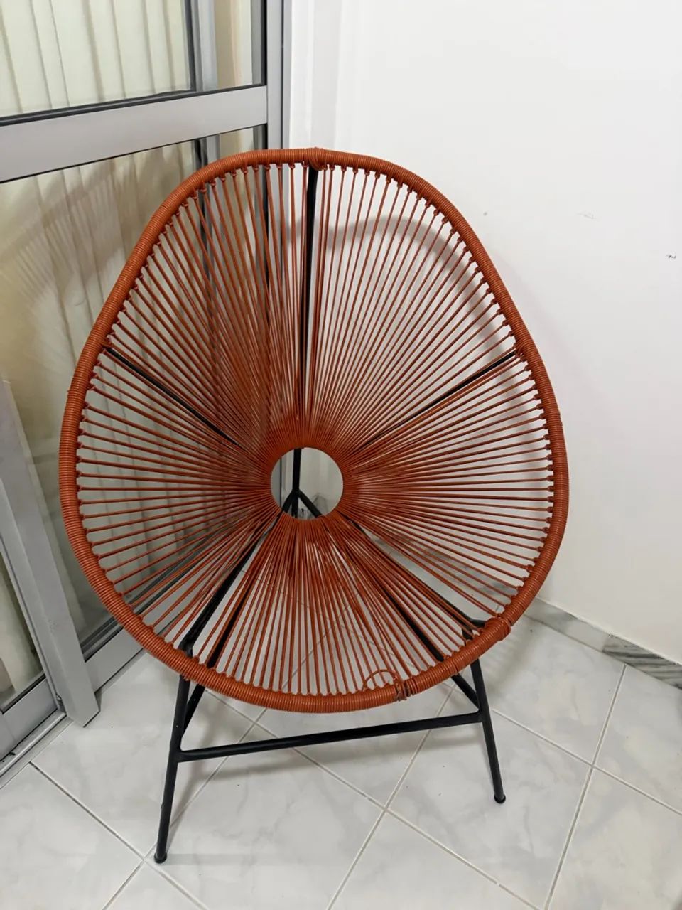 Vendo Cadeira Oval Laranja