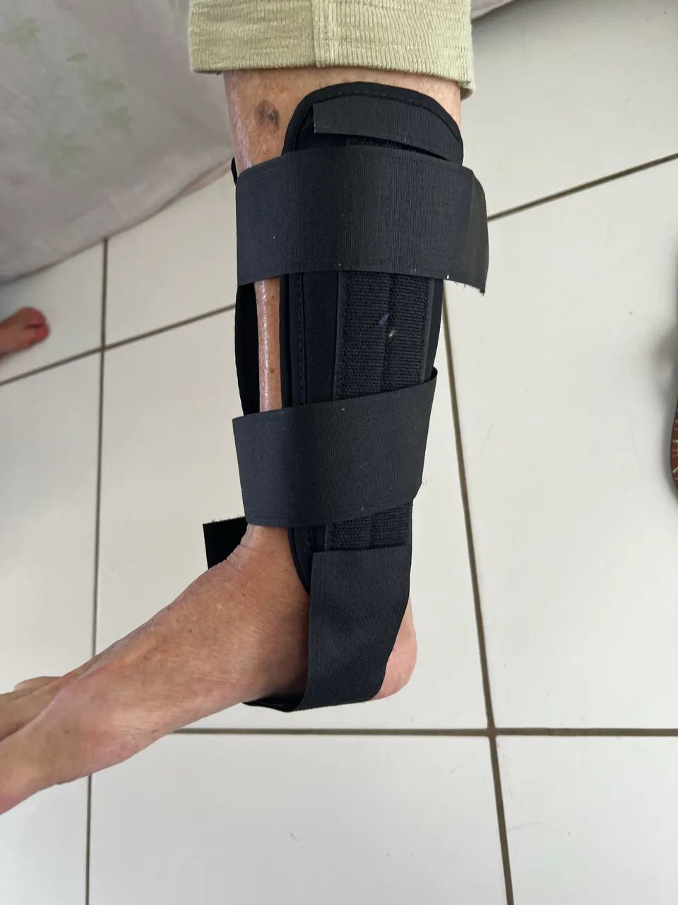 Suporte ortopédico para tornozelo  - Foto 2