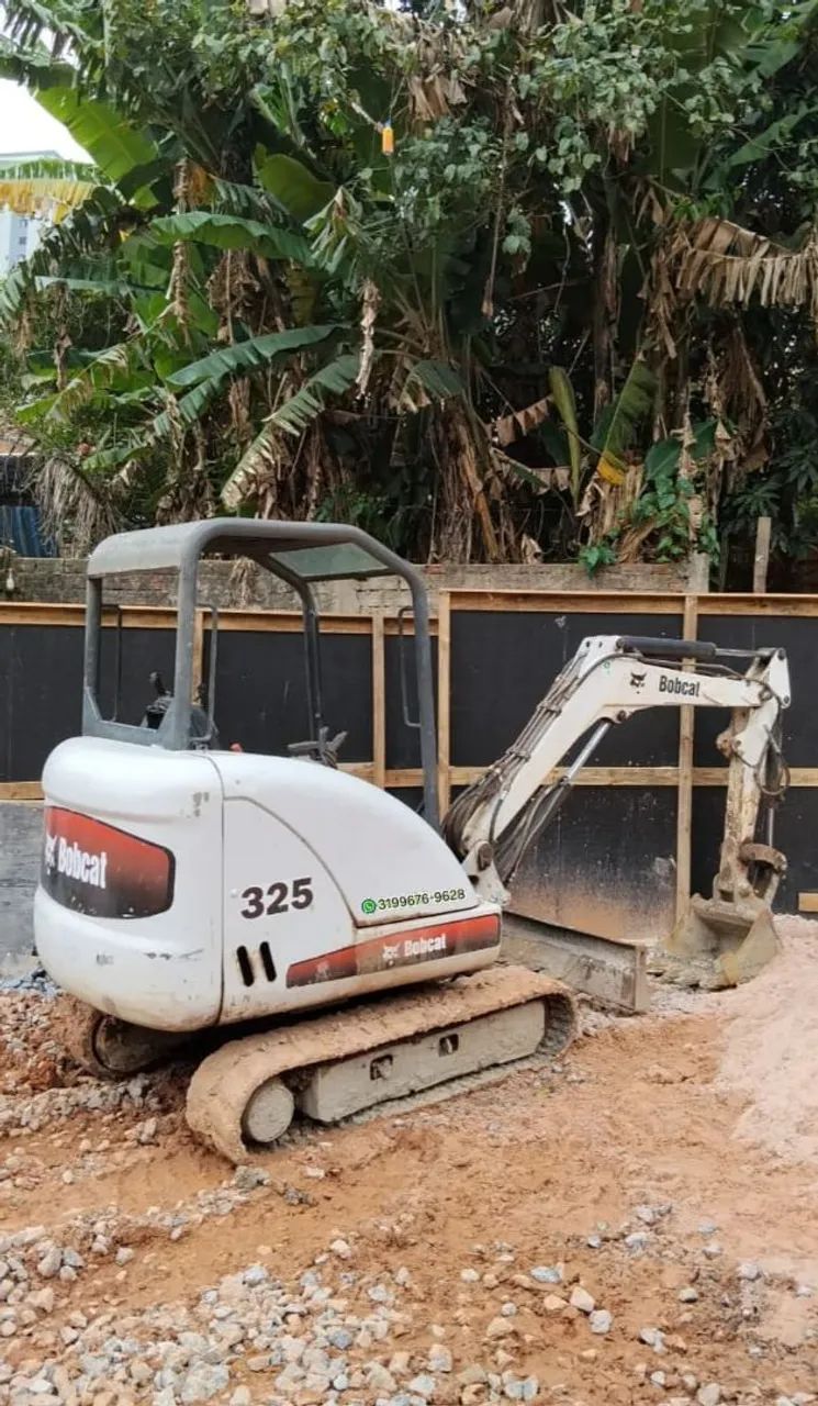 Mini escavadeira Bobcat 325 - Foto 2