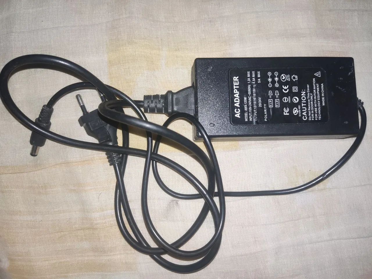 Fonte de alimentação de 12 até 24 volts