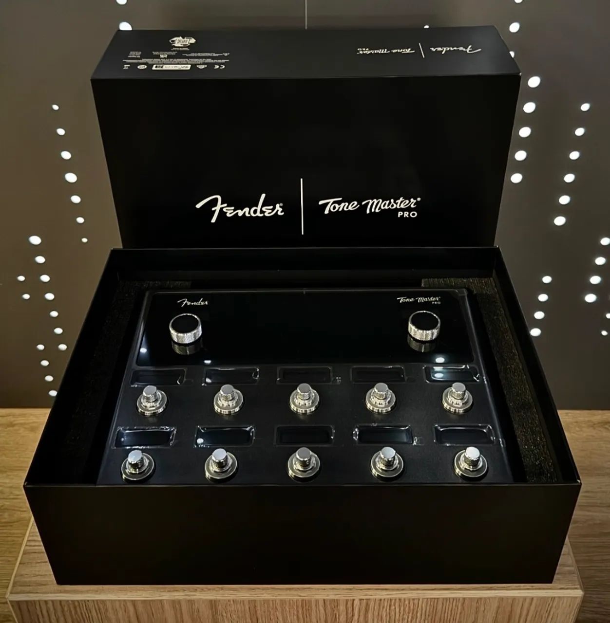 【ほぼ新品】Fender Tone Master Pro Pedaleira Fender TONE MASTER PRO : Amazon.com.br: Instrumentos