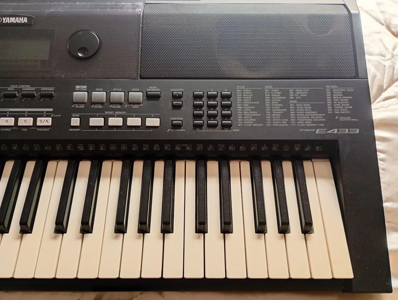 Teclado Yamaha PSR E430 - Foto 3