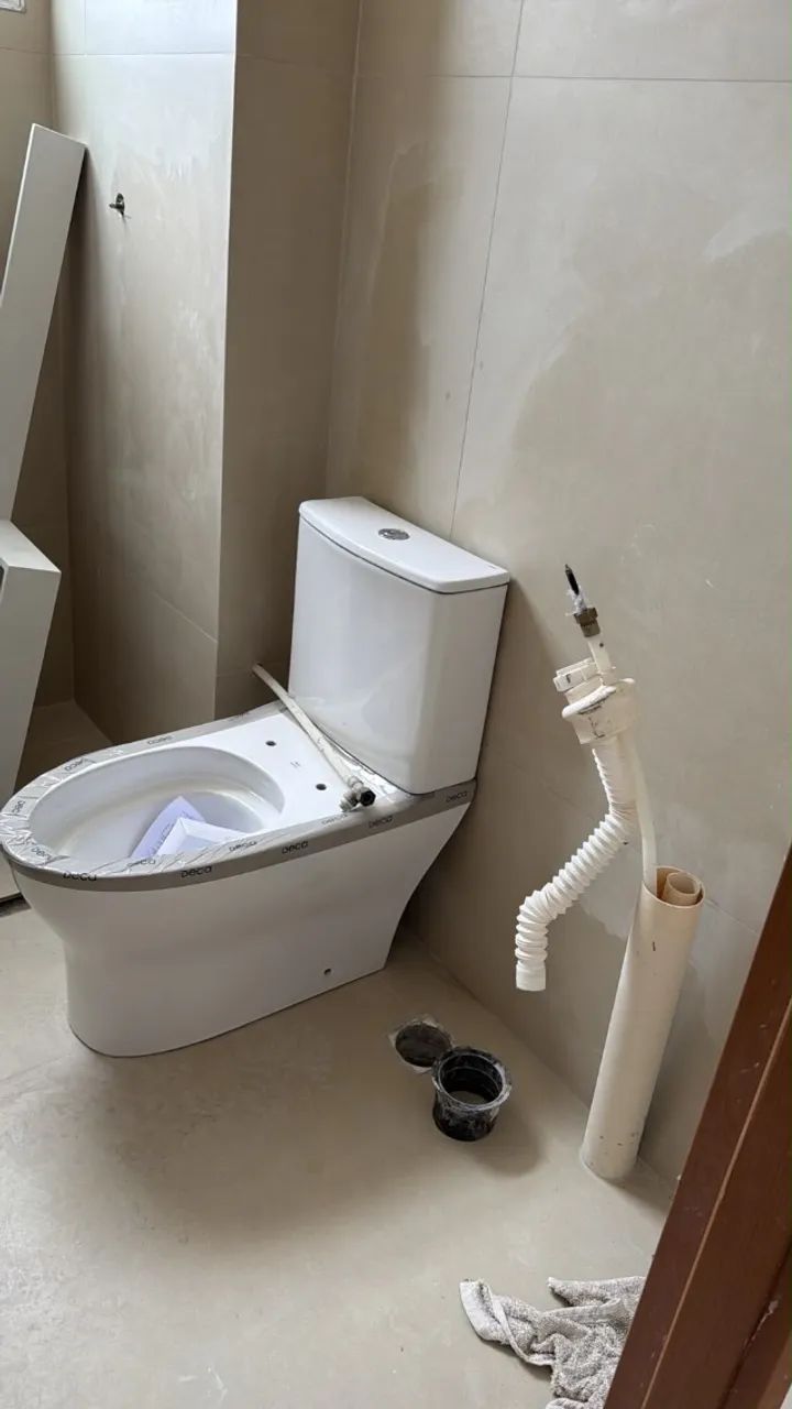 Vaso sanitário com caixa acoplada  - Foto 2