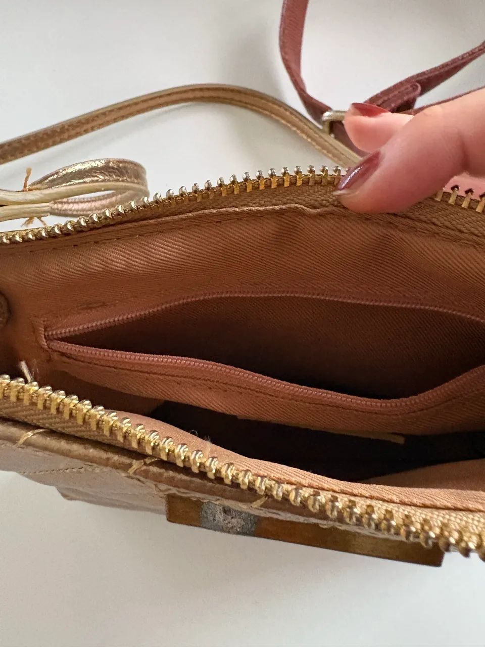 Bolsa pequena dourada - Foto 2