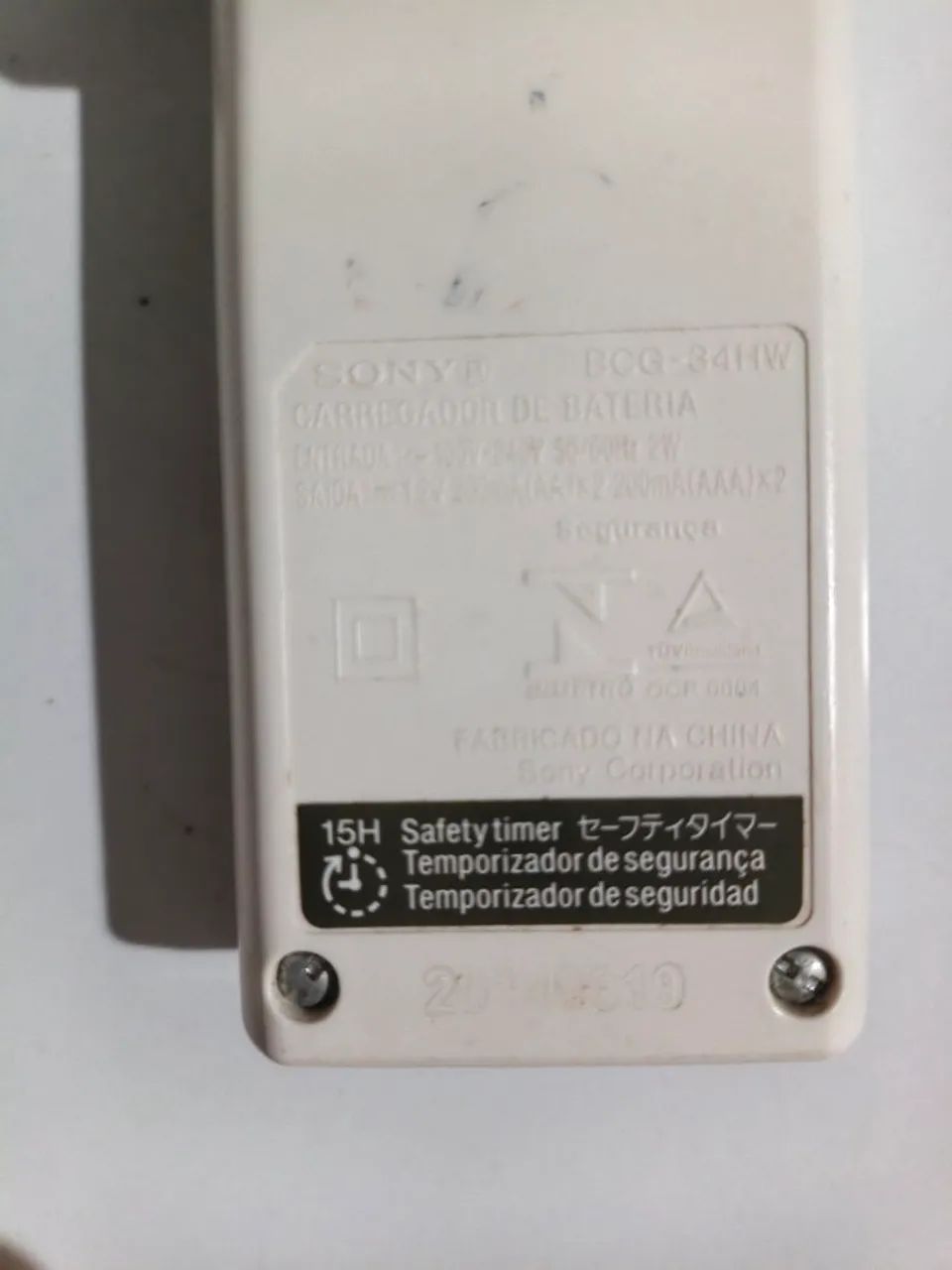 Carregador de pilhas Sony 