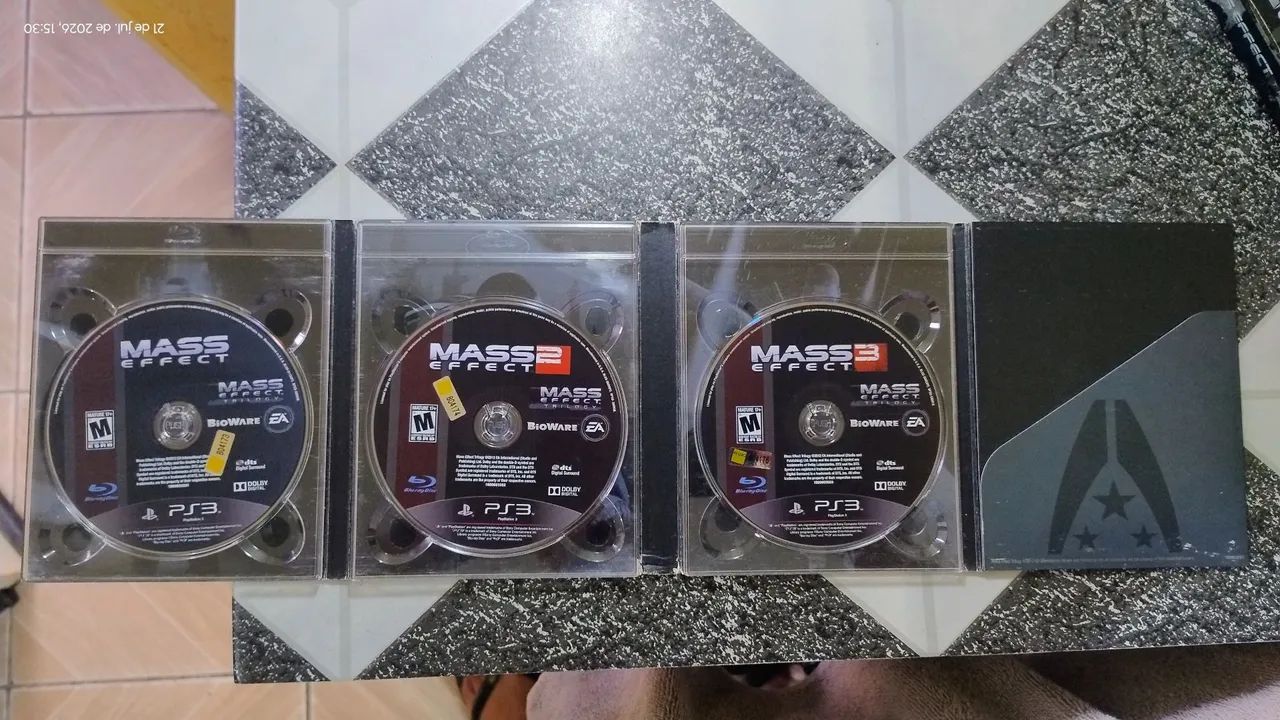 Mass Effect Trilogy PS3  - Foto 5