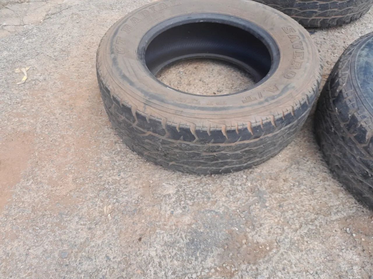 3 Pneus Aro 17 265/65 - Foto 5