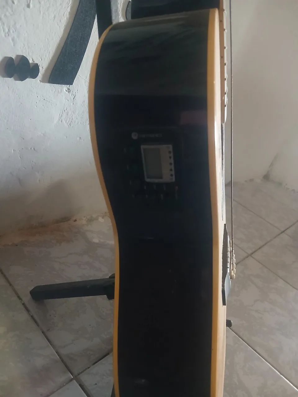 Vende -se Violão profissional  em perfeito estado  - Foto 3