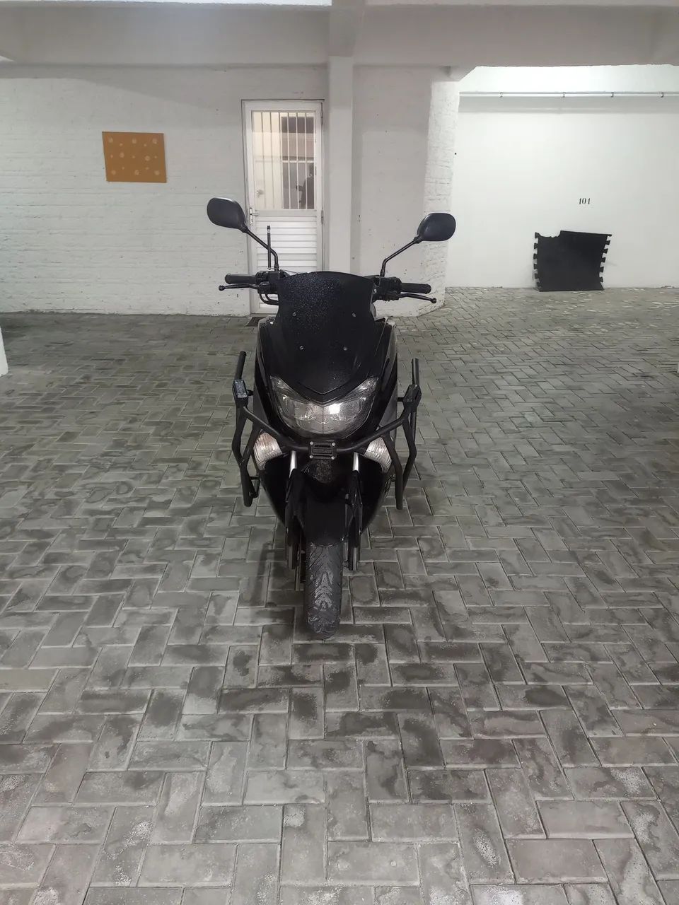 VENDO  NMAX 160 SEMI NOVA 
