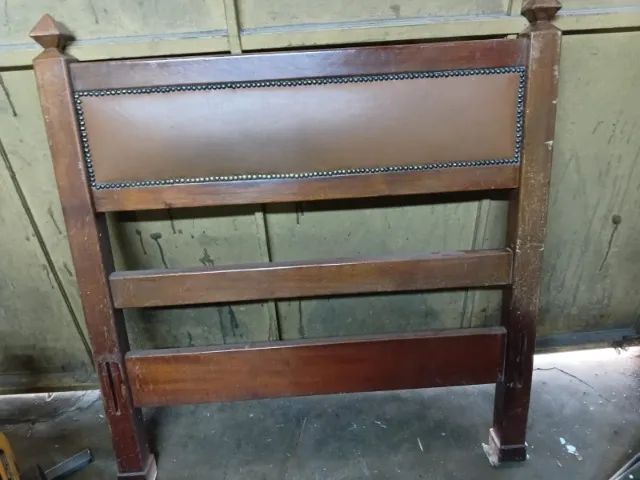 cama de solteiro em madeira maciça 