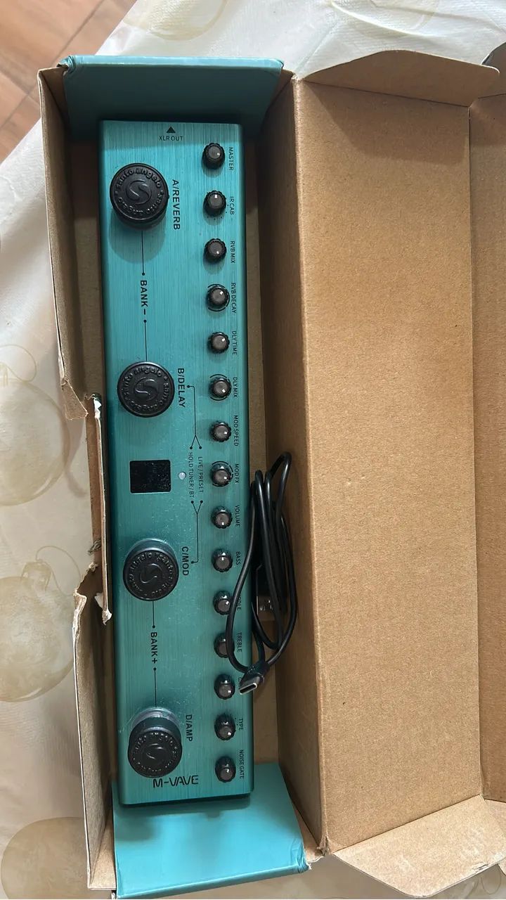 Brand-new Tank G guitar pedalboard, open to trade for video games