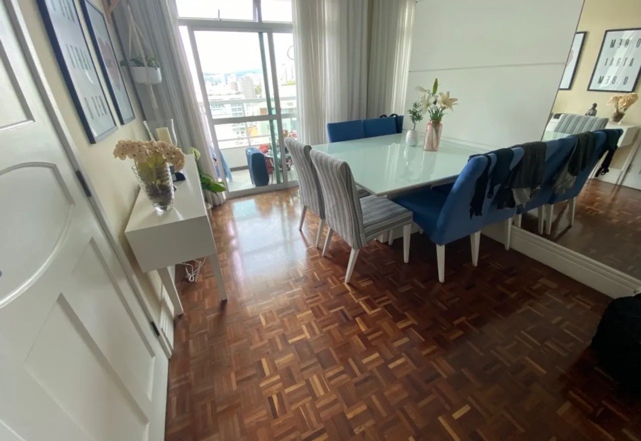 Mesa com tampo de vidro com 6 cadeiras  - Foto 3