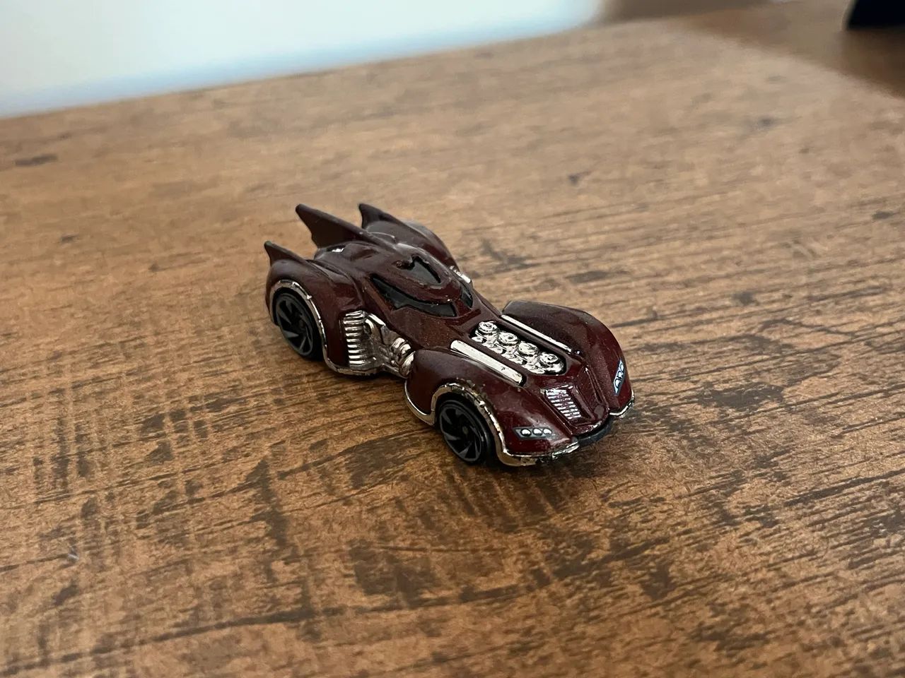 Hot Wheels Batman Arkham Asylum Batmobile HCW59 2022 Usado - Foto 4