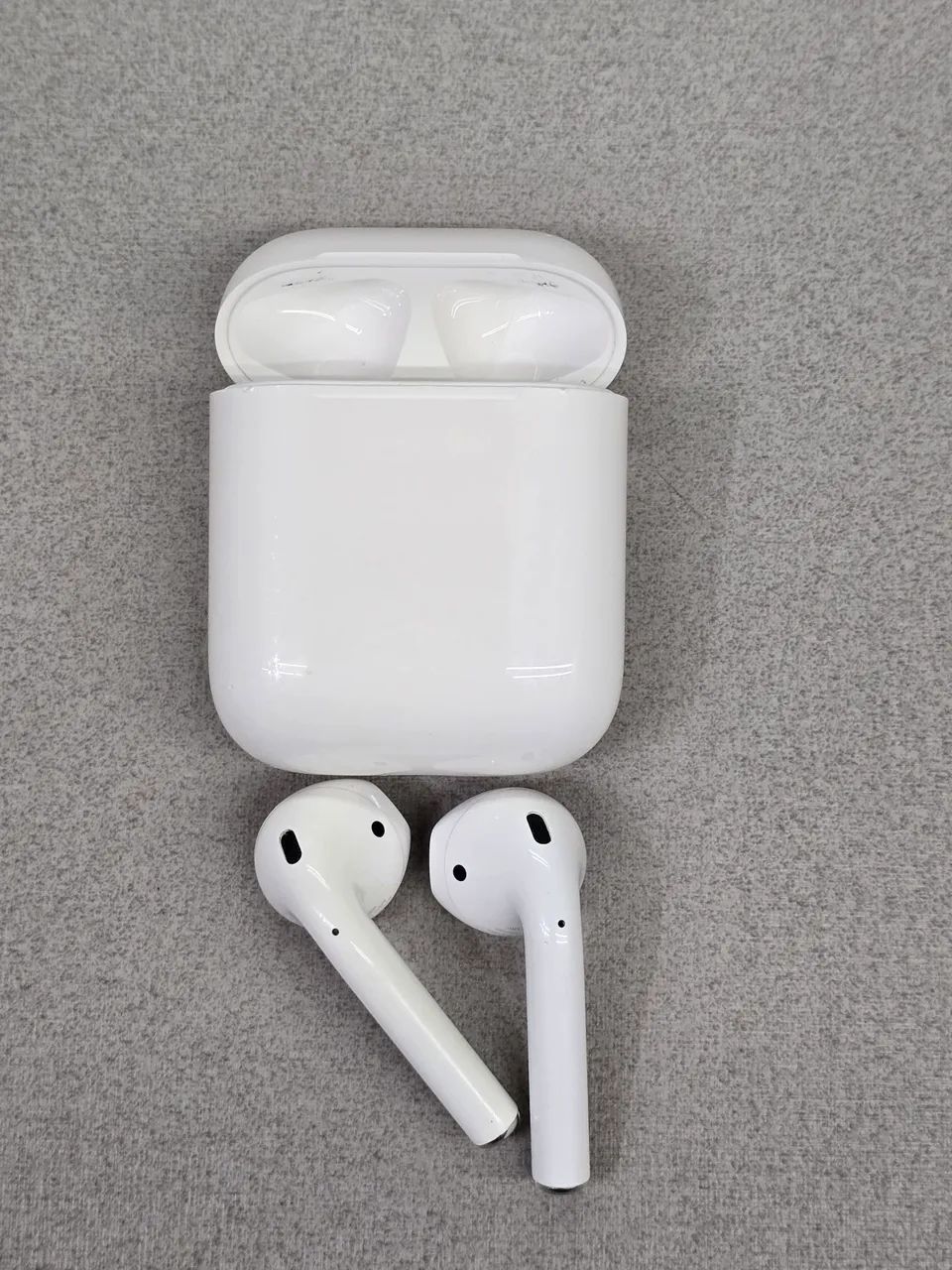 Airpods 2° geração muito novo - Fones de Ouvido - Tabajaras