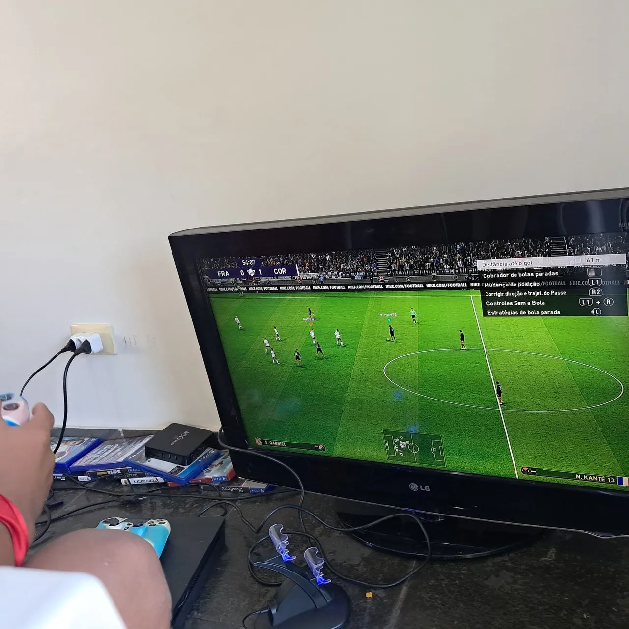 PS4 Slim 1 TB + 2 controles, 5 jogos + TV LG 42 Polegadas - Foto 5