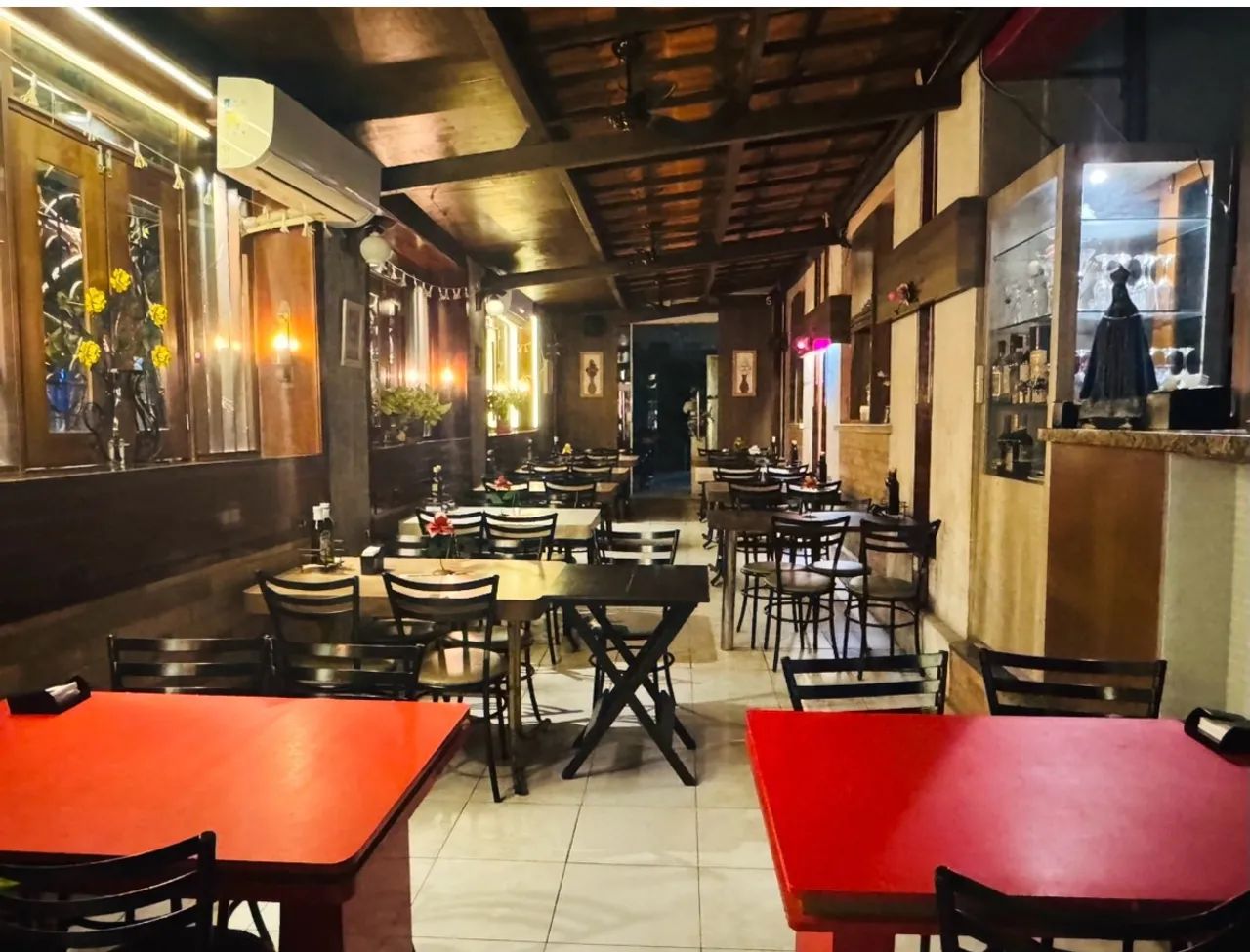 Ajutande cozinha e sala. 