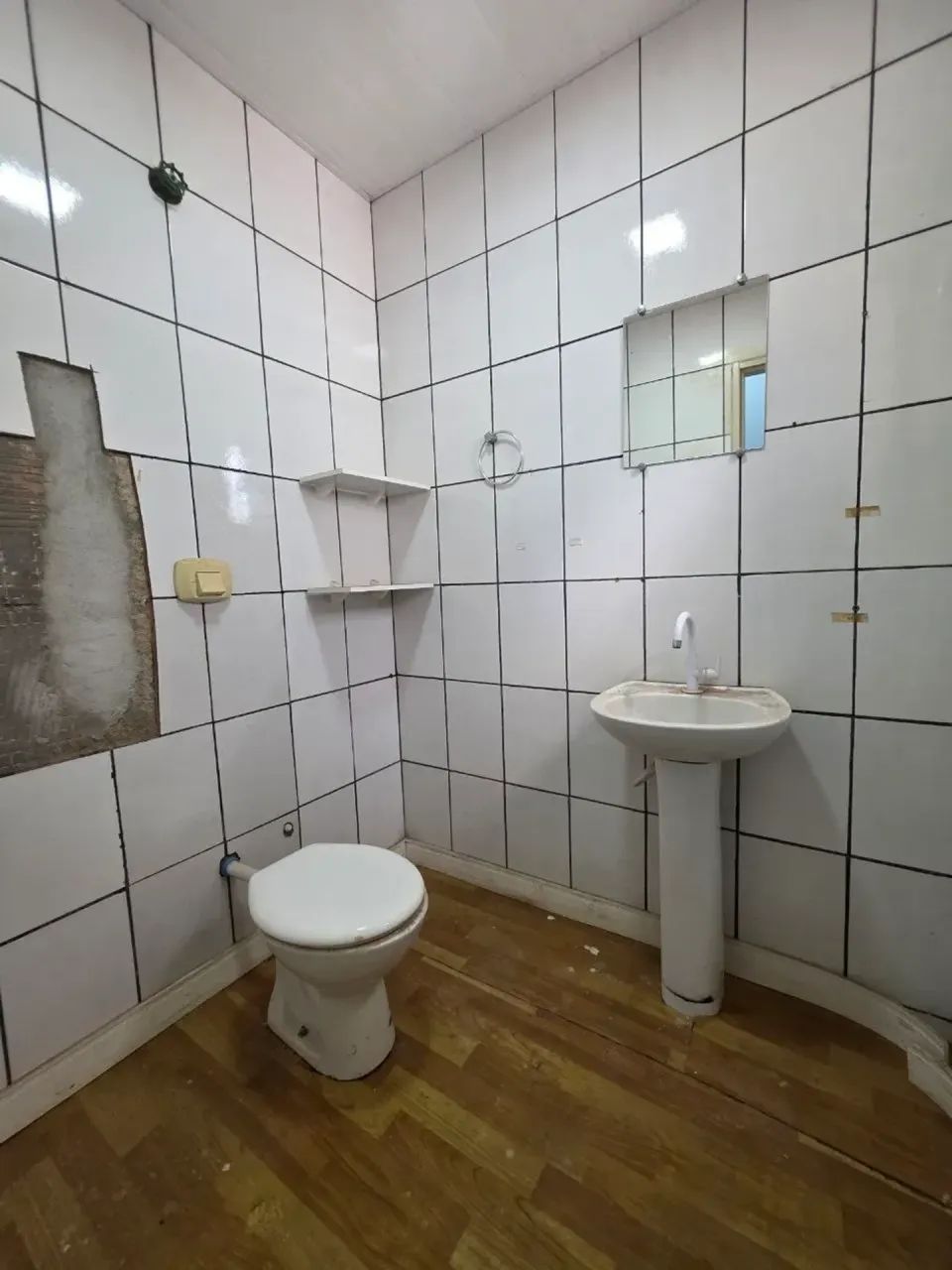 Sala Comercial 1º Pavimento 40 m² com  divisões mais banheiro água incluso - Centro - Foto 5