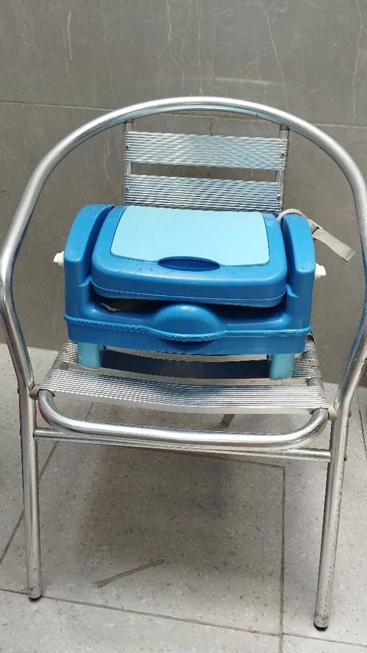Cadeira de Bebê para usar nas Refeições  - Foto 5