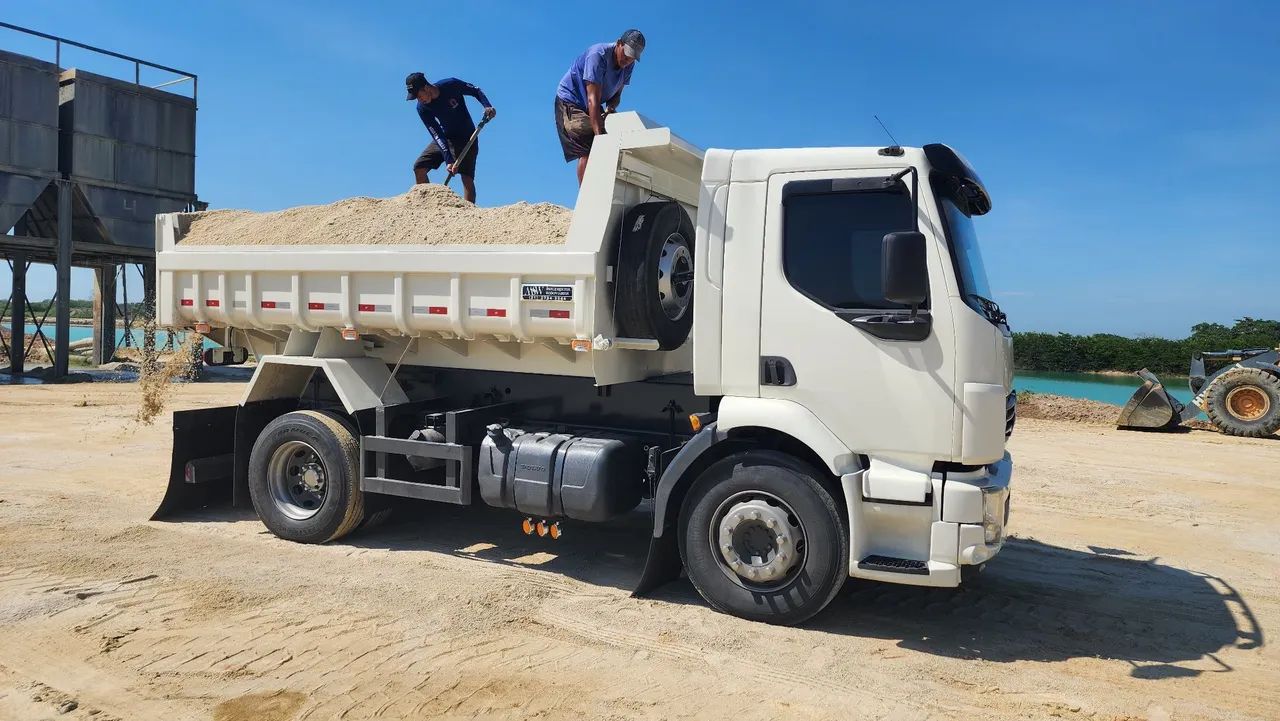 Venda de caminhão fechado de mineral em geral.  - Foto 3