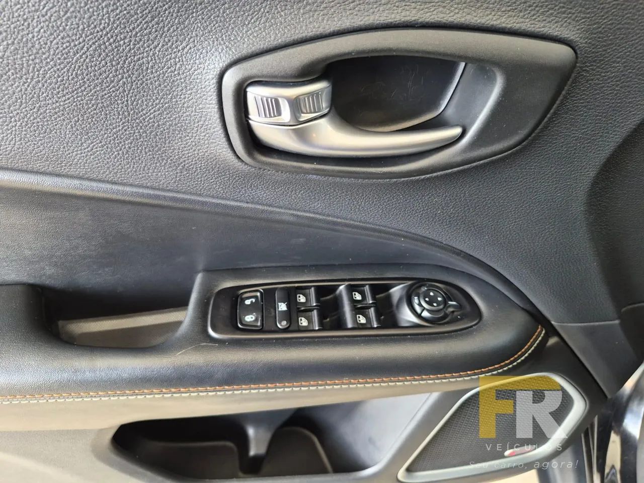 Jeep Compass Longitude 2.0 4X2 Flex 16V Aut. 2021 - Foto 4