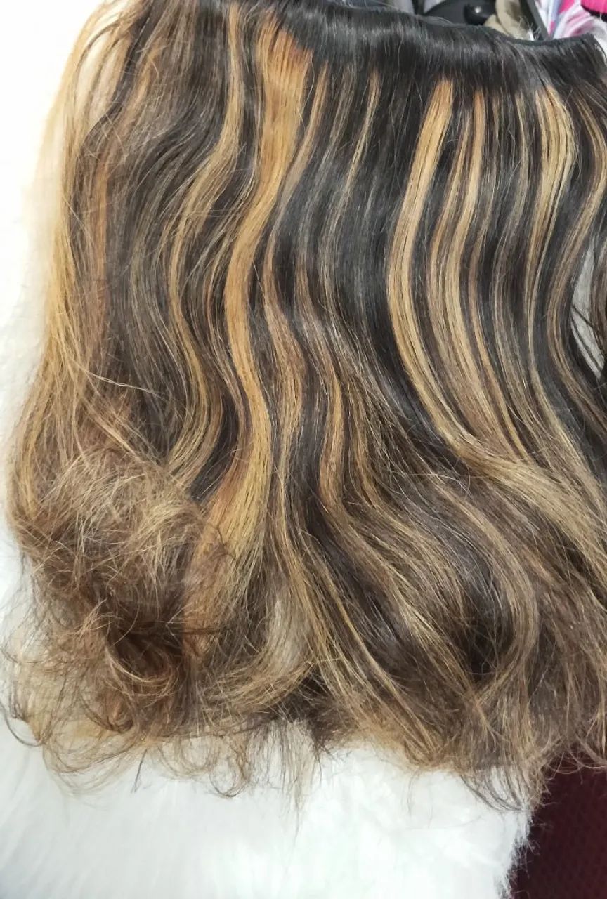 Cabelo humano com luzes