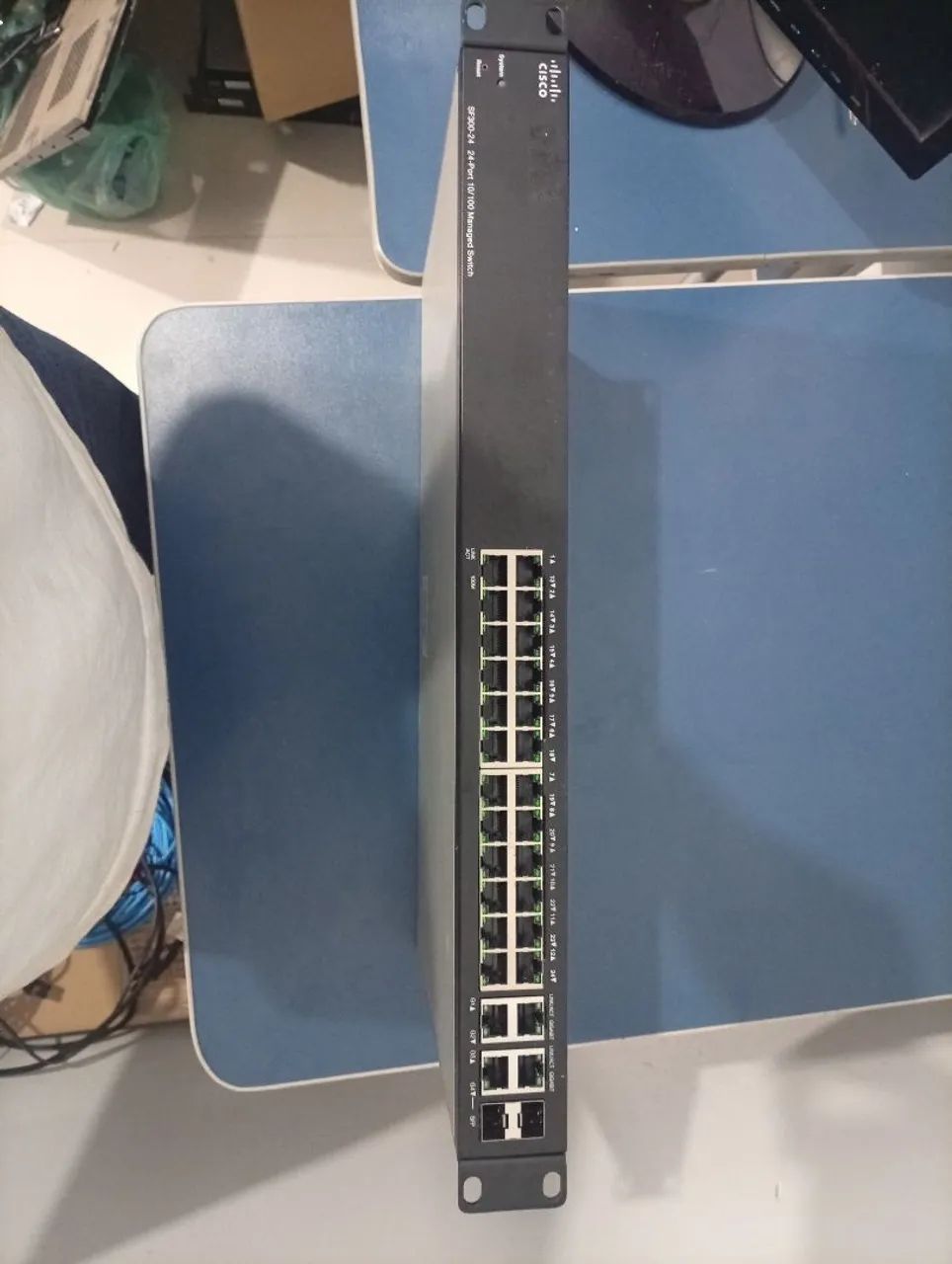 SWITCH CISCO SF300-24  - Foto 2