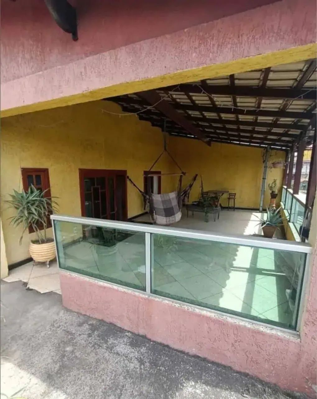 Casa Comercial
