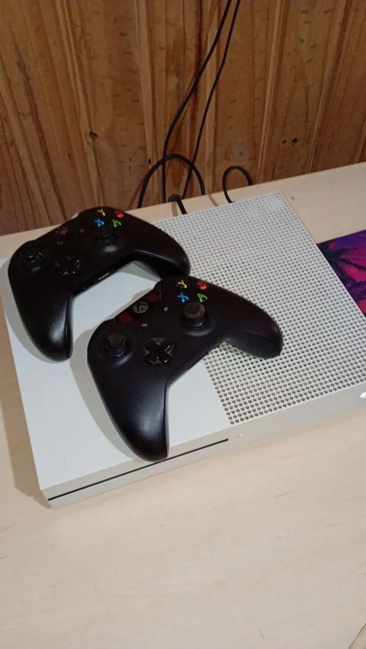 Vendo Xbox one s 2 controles - Foto 4