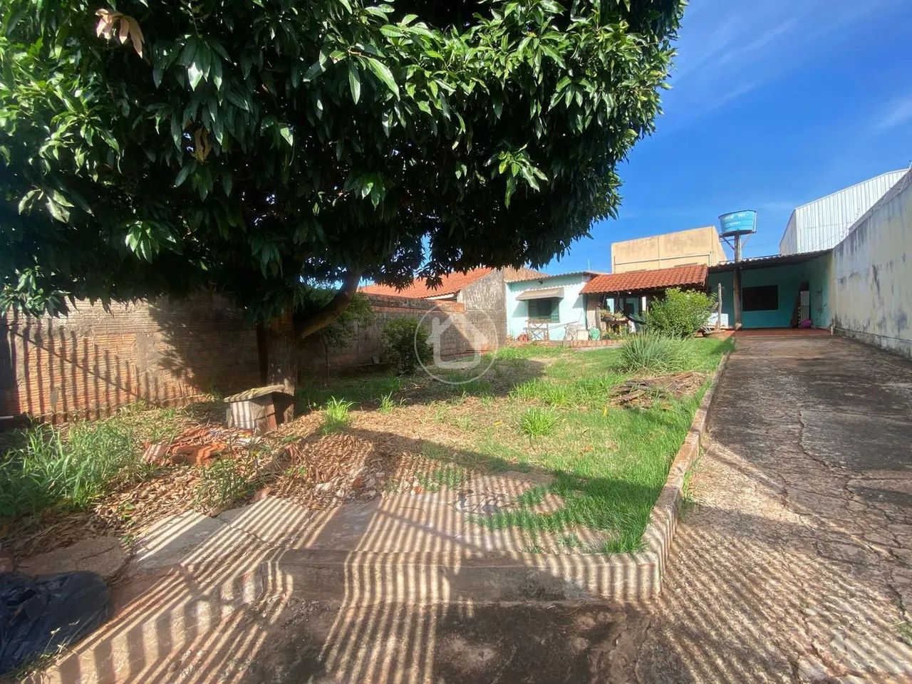 CASA COM ÓTIMO TERRENO NO BAIRRO SEMINÁRIO