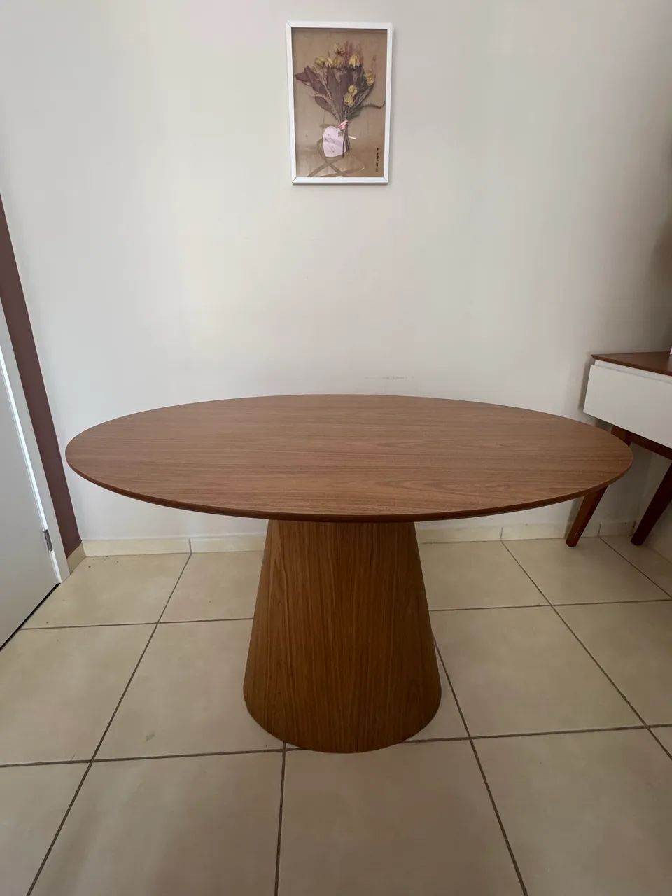 Mesa de Jantar Oval 