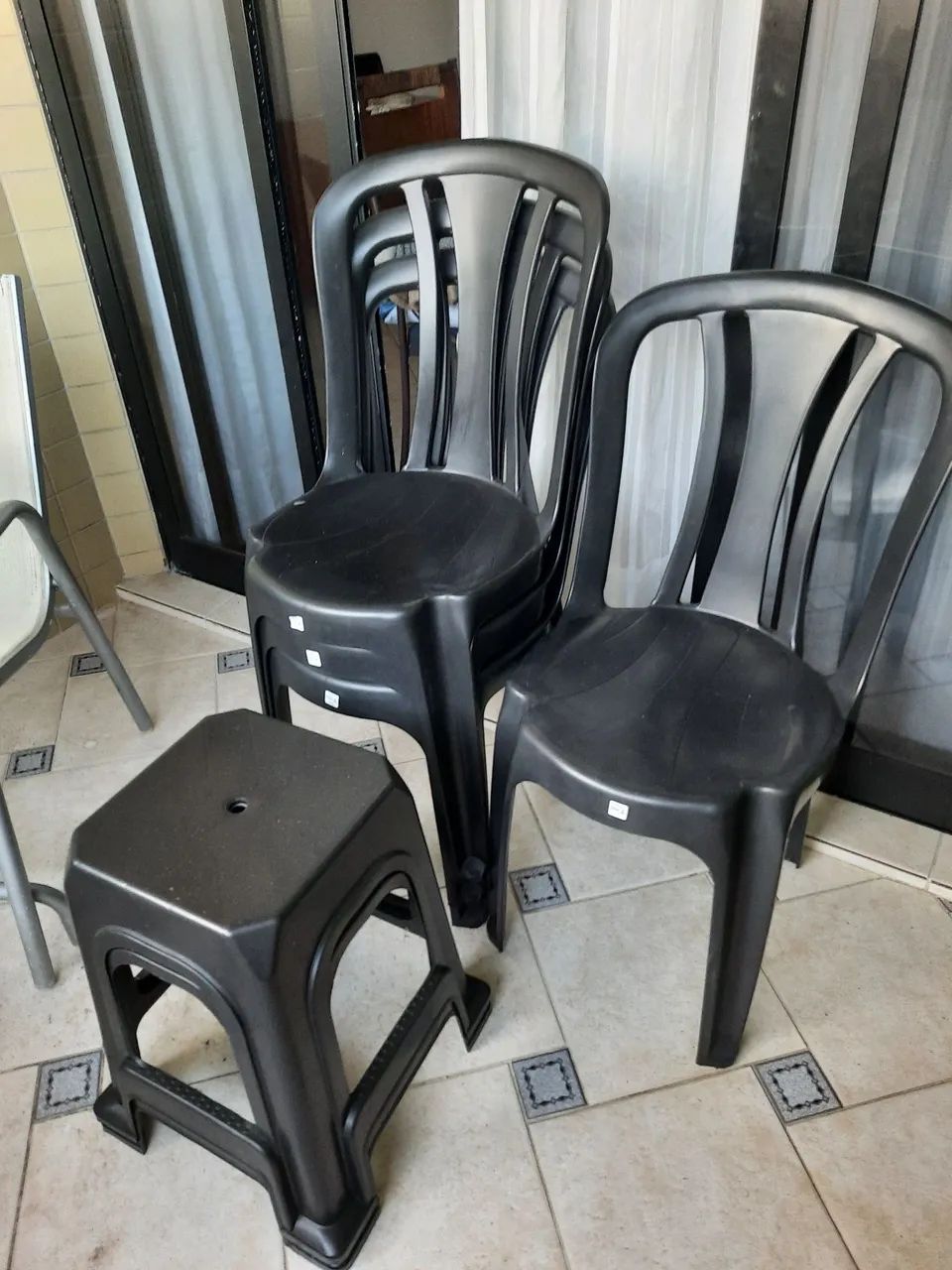 Cadeiras plasticas 