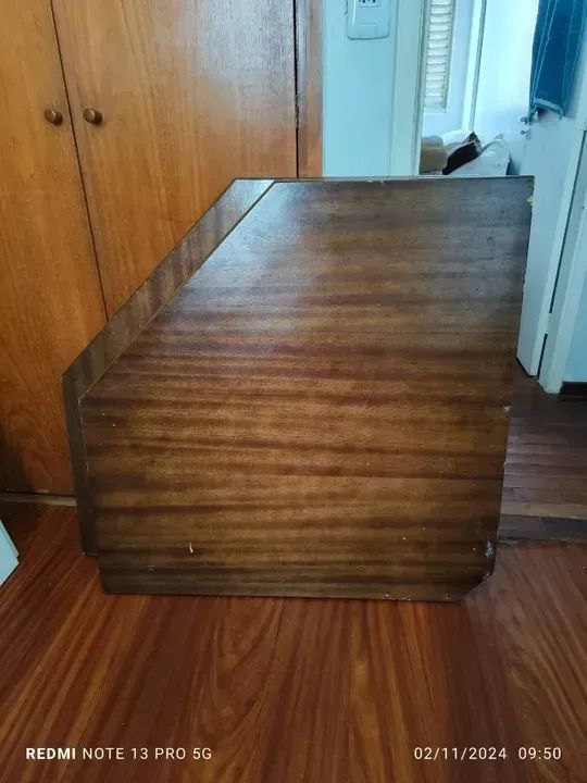 MESA DE CANTO EM MADEIRA COM FIXAÇÃO NA PAREDE - Foto 3