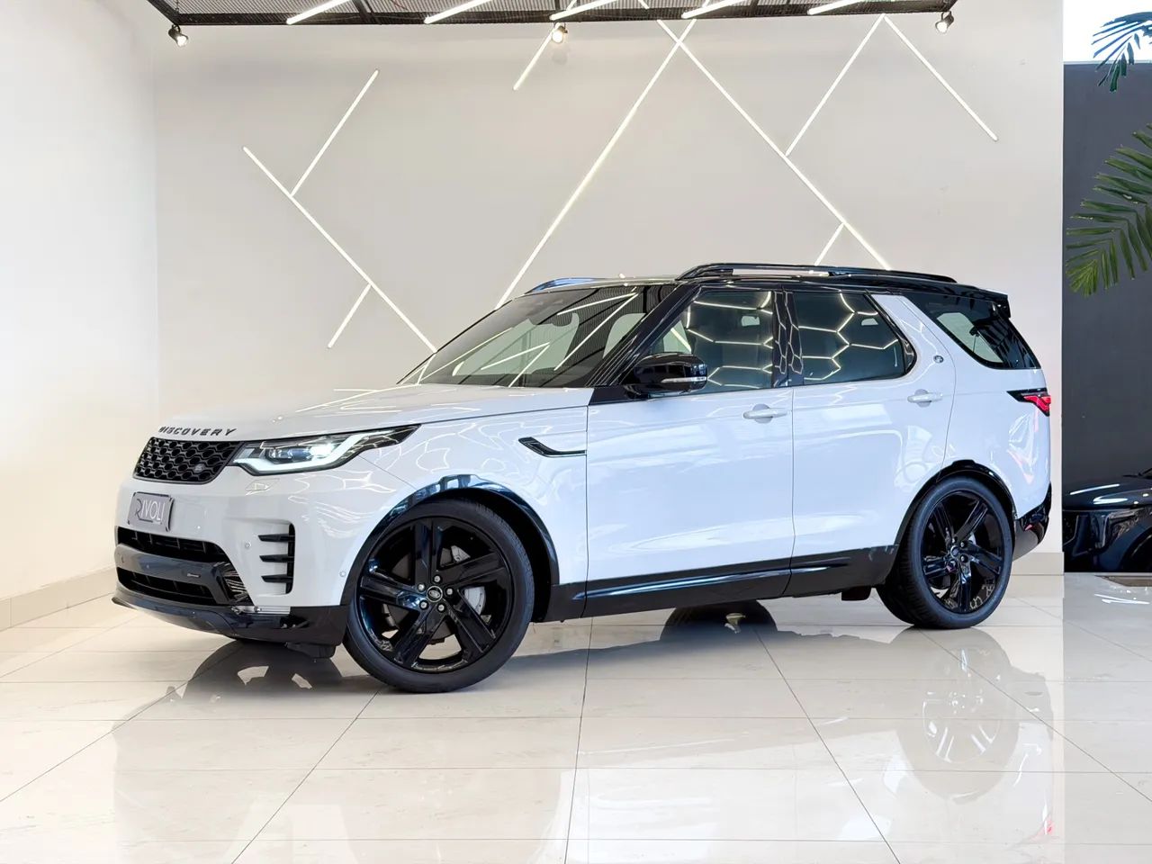 Land Rover Discovery 2023