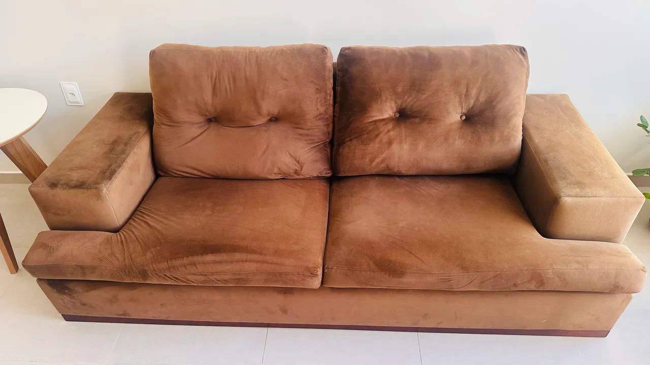 Sofá 3 lugares em Veludo Marrom
