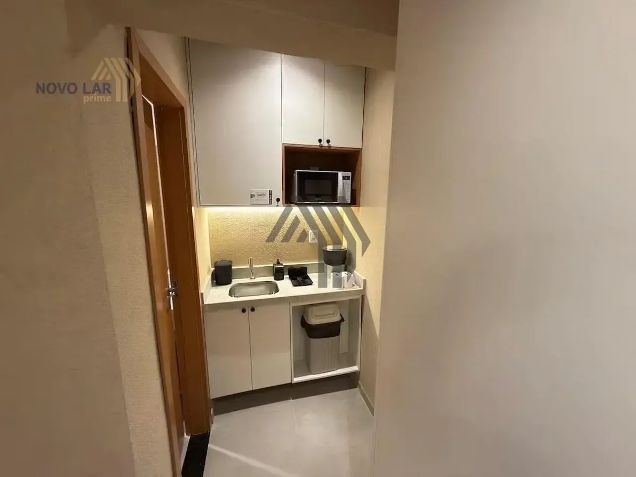 3444-Kit Net para locação com aproximadamente 20m², quarto com banheiro, mobiliado com exc - Foto 5