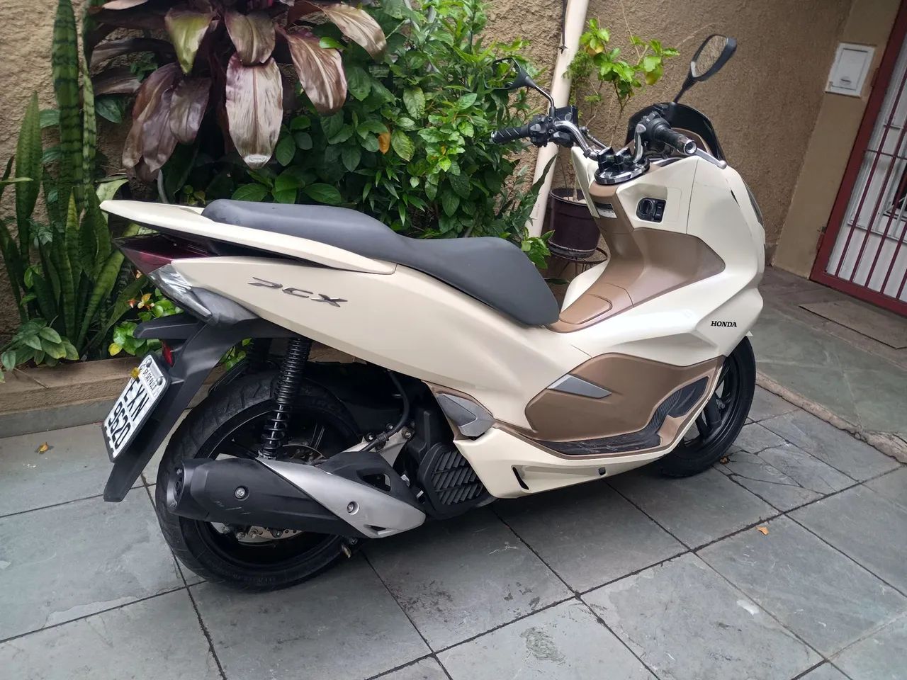 Honda PCX 150 DLX  - Foto 2